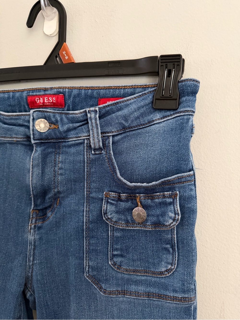 Guess Women’s Mid Rise Bootcut Stretch Jeans Blue Size 27 Waist - Picture 2 of 9